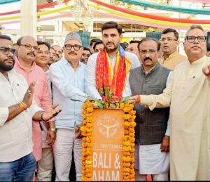 Lucknow SIR Abhiyan mein Dr Neeraj Singh ka booth pravas