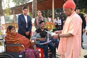 सीएम योगी जनता दर्शन गोरखपुर