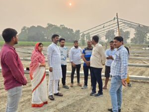 धार्मिक कथा आयोजन का मंच और पंडाल का निरीक्षण करते हुए जिला पंचायत अध्यक्ष रोली सिंह तथा उनके पति जिला पंचायत अध्यक्ष प्रतिनिधि रोहित सिंह 