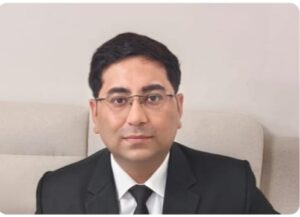 गुजरात न्यायिक सेवा में चयनित शिखर मूलचंदानी