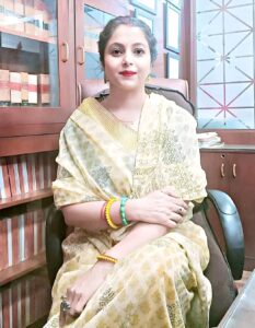 रीना एन सिंह RSS विवाद पर बयान देती हुई