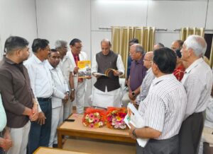 रक्षा मंत्री राजनाथ सिंह द्वारा लखनऊ में स्मारिका पत्रिका का विमोचन