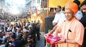 CM Yogi Adityanath ki Holi