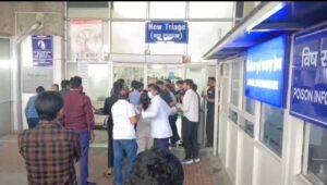 Lohia Hospital Lucknow emergency chaos broken glass police action