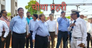 निरीक्षण करते जीएम और डीआरएम एनआर लखनऊ 