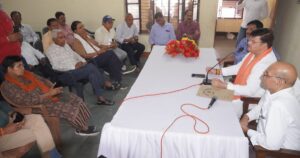 अयोध्या में श्रद्धालुओं के लिए मुफ्त पेयजल व्यवस्था का दृश्य