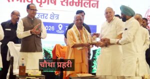 तकनीक के साथ खेती करता उत्तर प्रदेश का किसान, लैब टू लैंड मॉडल का असर