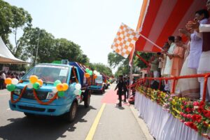Lucknow clean city electric garbage vehicles CM Yogi flag off
