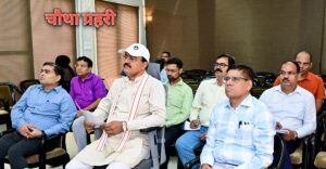 लखनऊ में वर्चुअल बैठक के दौरान पीएम आवास योजना और पौधरोपण अभियान की समीक्षा करते उपमुख्यमंत्री केशव प्रसाद मौर्य