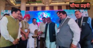 लखनऊ में प्रवास 5 कर्टेन रेज़र कार्यक्रम का उद्घाटन करते परिवहन मंत्री दयाशंकर सिंह