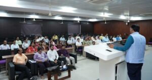 यूपीएसआईएफएस लखनऊ में साइबर और फॉरेंसिक विषयों पर प्रशिक्षण प्राप्त करते प्रशिक्षु अधिकारी