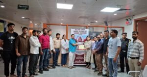 विश्व रक्तदाता दिवस पर लखनऊ के कल्याण सिंह सुपर स्पेशलिटी कैंसर संस्थान में आयोजित रक्तदान शिविर
