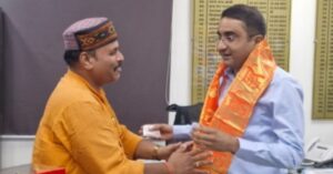 सूचना निदेशक विशाल सिंह (IAS) से मुलाकात करते श्री राम सेना के राष्ट्रीय अध्यक्ष दिनेश सिंह
