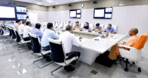 यूपीटीईटी-2026 की तैयारियों की समीक्षा बैठक करते हुए मुख्यमंत्री योगी आदित्यनाथ
