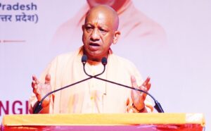 प्रधानमंत्री नरेंद्र मोदी और मुख्यमंत्री योगी आदित्यनाथ, प्रधानमंत्री के सबसे लंबे समय तक निर्वाचित प्रधानमंत्री बनने पर बधाई संदेश