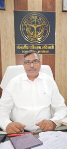 अयोध्या में मिशन सेफ फ्यूचर अभियान की जानकारी देते हुए आरटीओ प्रशासन विश्वजीत प्रताप सिंह